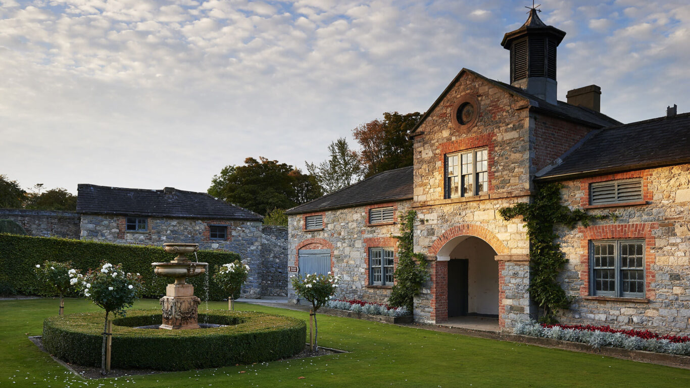 stables + fountain 2