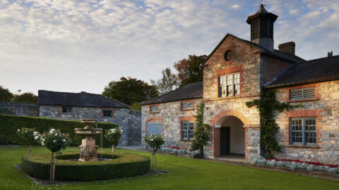 stables + fountain 2